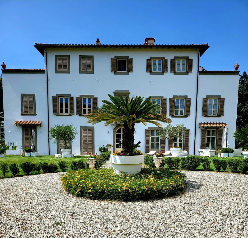 La Villa Apartments - Convenient For Sardinia And Corsica - 5 Beds -Private Parking Included With Camera Livorno Exterior foto